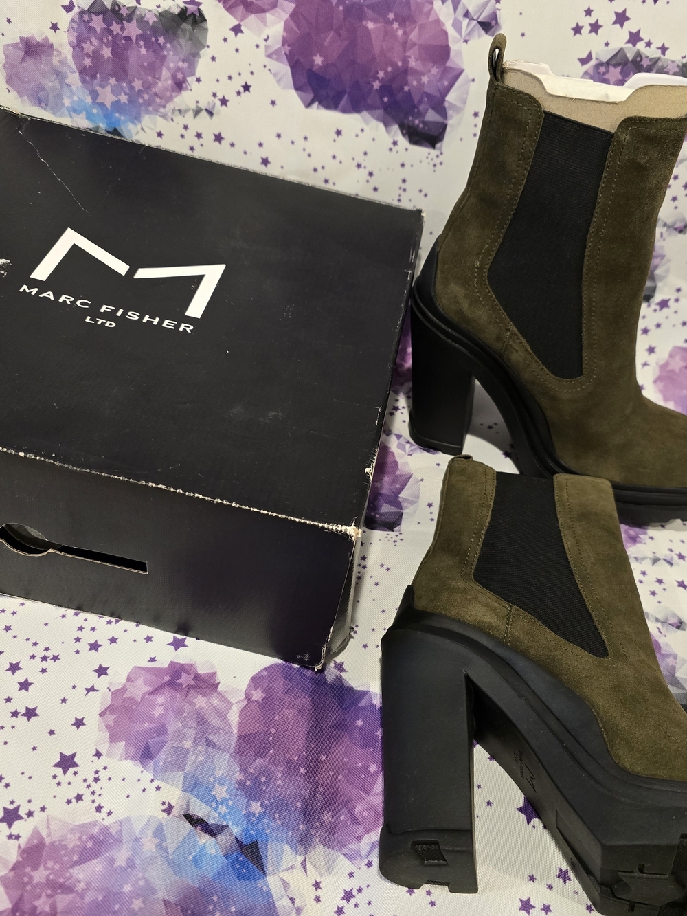 NIB Marc Fisher LTD Chelsea Olive Green Suede Platform Boots